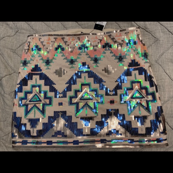 Express Dresses & Skirts - NWT Express Sequins Skirt